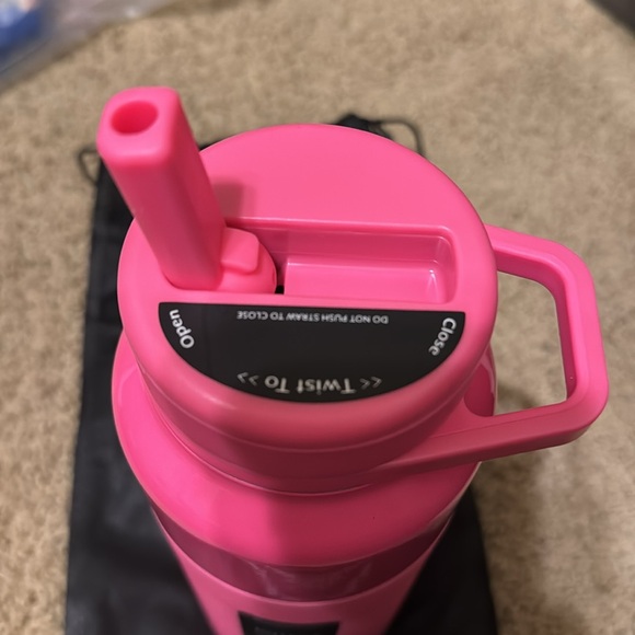 Brümate Rotera 35oz. Neon pink color - Picture 4 of 4